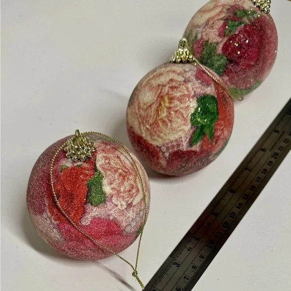 7 Balls Red Green & Pink Roses Flowers Christmas Floral Ball Ornaments Round - Picture 4 of 10